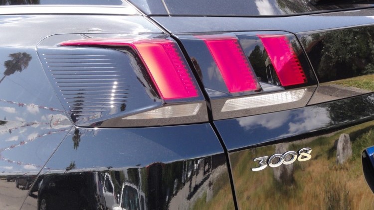 Peugeot 3008 2.0 Blue Hdi GTLine Autom&aacute;tico