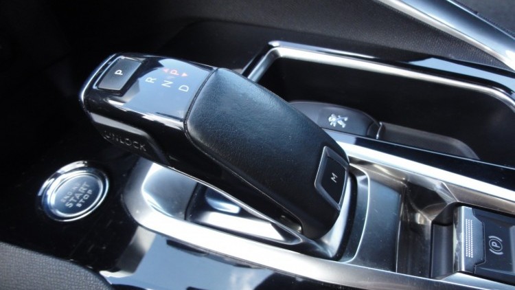 Peugeot 3008 2.0 Blue Hdi GTLine Autom&aacute;tico