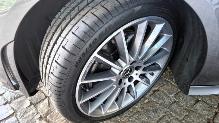 Mercedes-Benz Classe CLA 200 Shooting Brake AMG Line