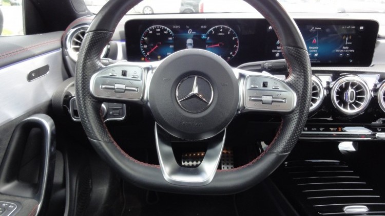 Mercedes-Benz Classe CLA 200 Shooting Brake AMG Line