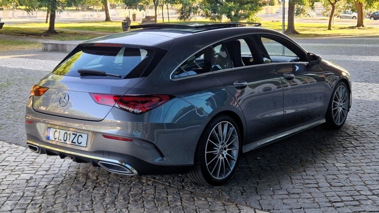 Mercedes-Benz Classe CLA 200 Shooting Brake AMG Line